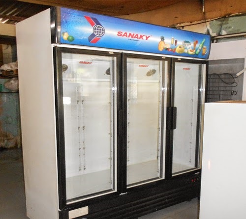 Tu-lanh-dung-cua-kinh-1-canh-2-canh-3-canh-sanaky