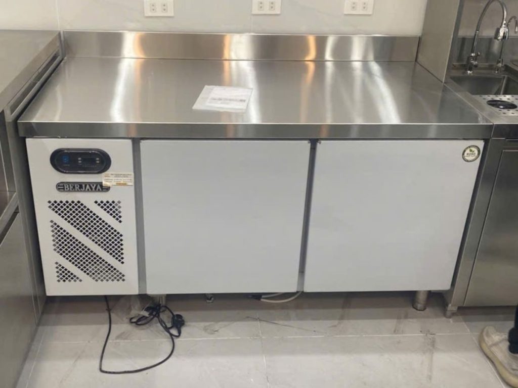 bàn đông nằm kết hợp sơ chế 