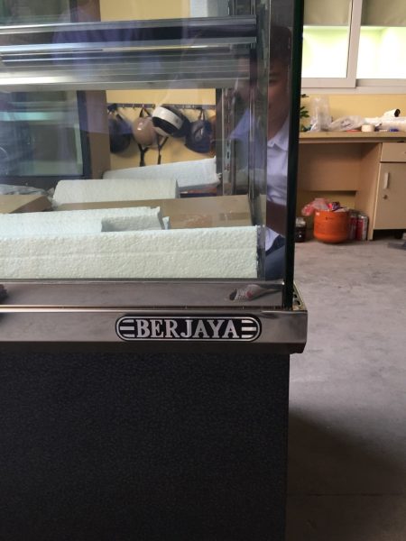 Tủ trưng bày bánh kem Berjaya RSC09SB13-2FB 4 e7b8e38e4ca9a8f7f1b8 2