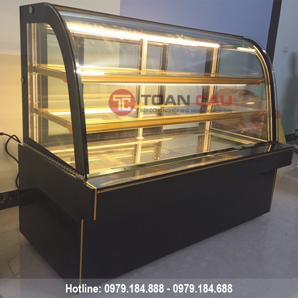 Tủ bánh kem 3 tầng kính cong 1800 mm 3 Tủ trưng bày bánh kem 3 tầng kính cong màu đen 1m8 đẹp