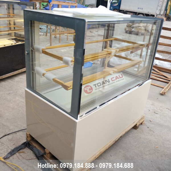 Cách lựa chọn tủ bánh kem đảm bảo chất lượng, giá rẻ 3 Tủ trưng bày bánh kem 3 tầng kính vuông màu trắng 1m2 đẹp