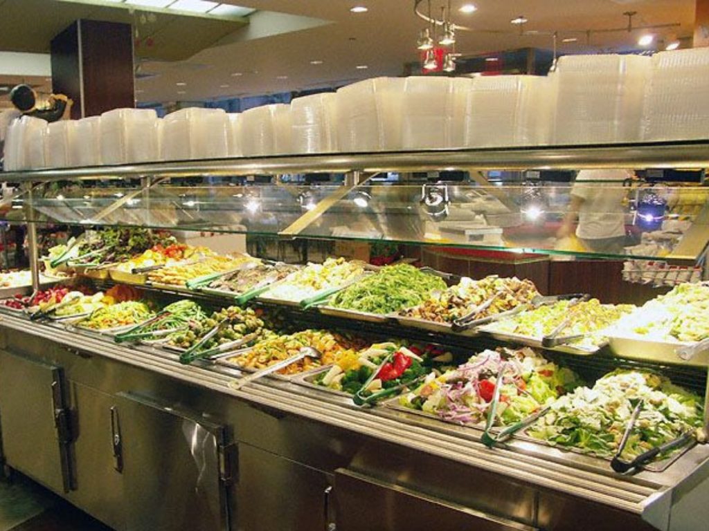 5 Lỗi Thường Gặp Khi Sử Dụng Tủ Mát Bàn Salad Và Cách Khắc Phục Hiệu Quả 2 tủ trưng bày salad