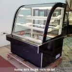 Tủ trưng bày bánh kem 3 tầng kính cong màu đen 90cm